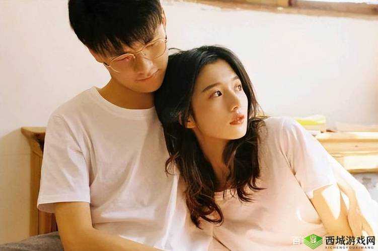 一女子同时与两男子交往该如何处理