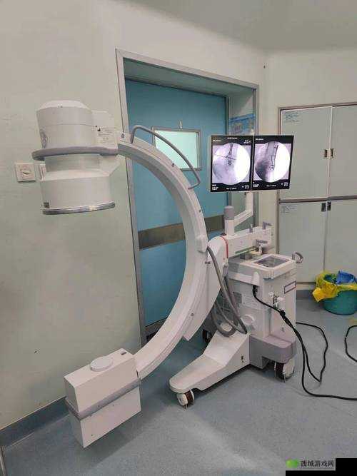 双轨 C1v1 骨科：爱与痛的交织之旅