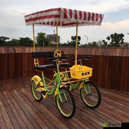 一前一后三人共骑自行车