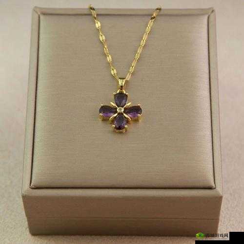 vcaau750 四叶草项链：时尚魅力之选