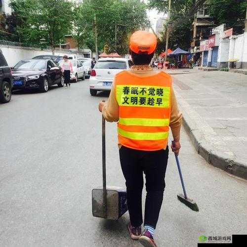 重金雇佣保洁阿姨进入大学:背后原因引关注