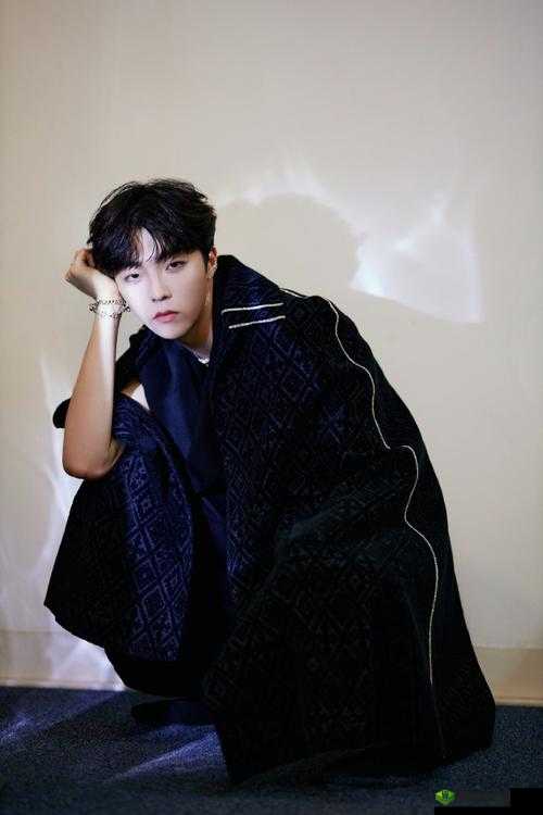 男明星立了图片：帅气迷人的他