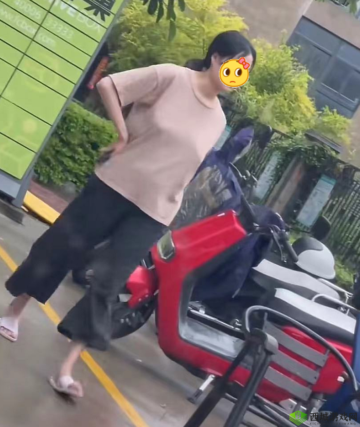 真空下楼取快递被c:这是什么操作