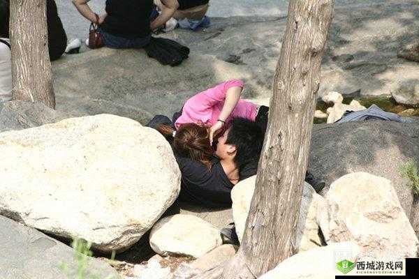 边吃奶边做边爱:一场特殊的亲密体验