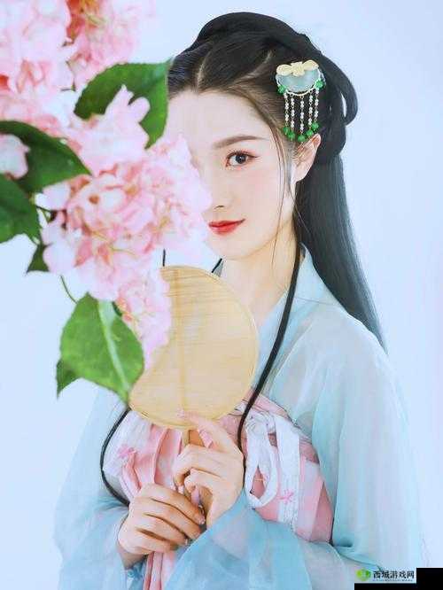 婀娜少女羞岁月无忧愁云裳:静美画卷