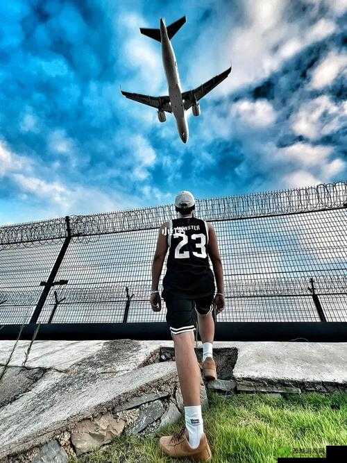 篮球体育生：飞机解压的独特方式