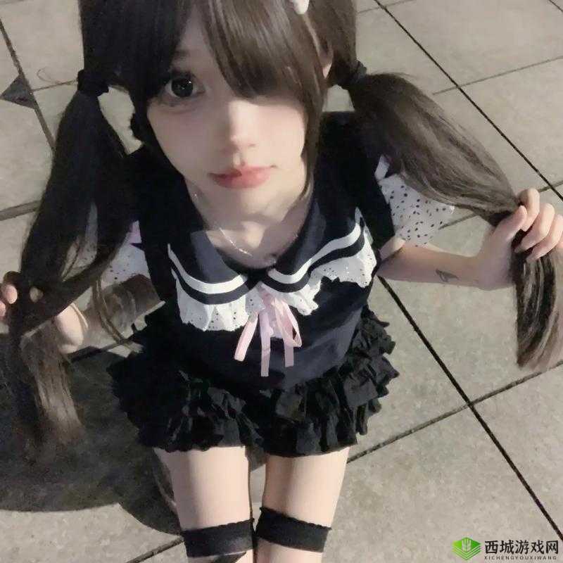 少萝露胸跳舞，引发热议与关注