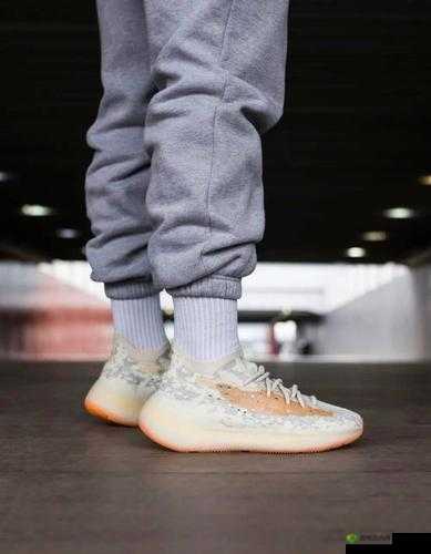 Yeezy380:潮流新宠引领时尚风向