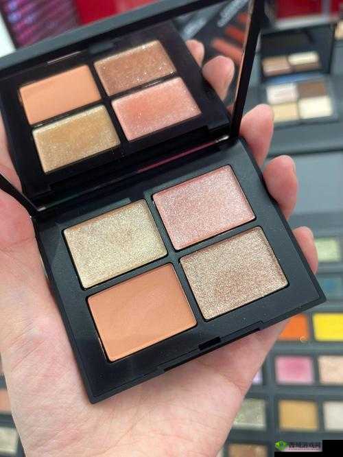 777 奇米四色眼影九色：打造迷人眼妆