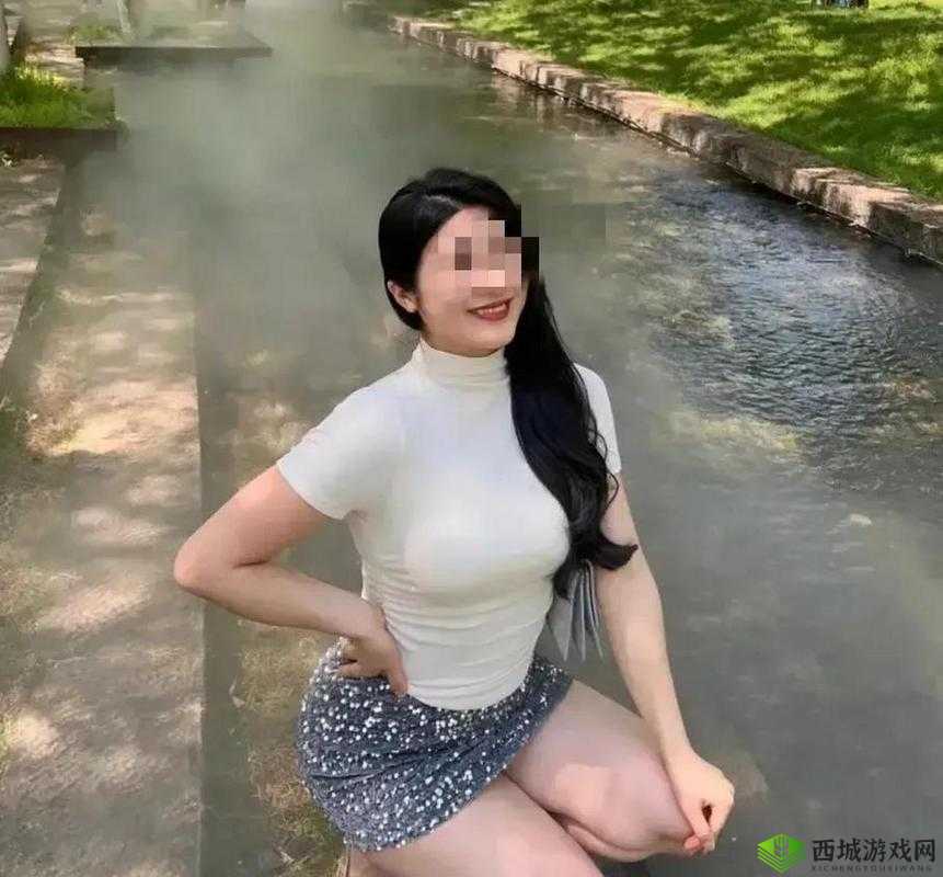 FREEZEFRANE 丰满老师:热爱生活的时尚达人