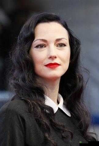 可乐操欧美在线播放：精彩不容错过