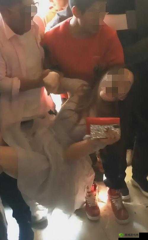 女的被 C 软件,引发的悲剧