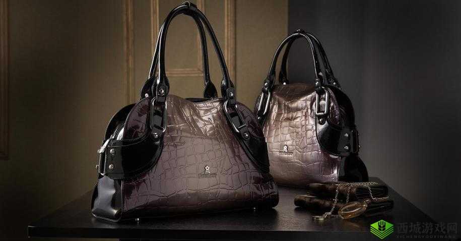 可乐操偷窥自拍引发的热议