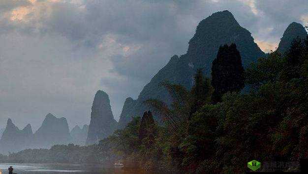 日产精品卡二卡三卡四妈妈的朋友:别样的情感故事