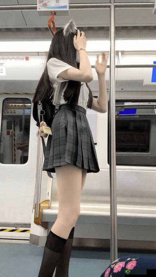 jk 裙子全开襟:挑战运动极限的独特选择