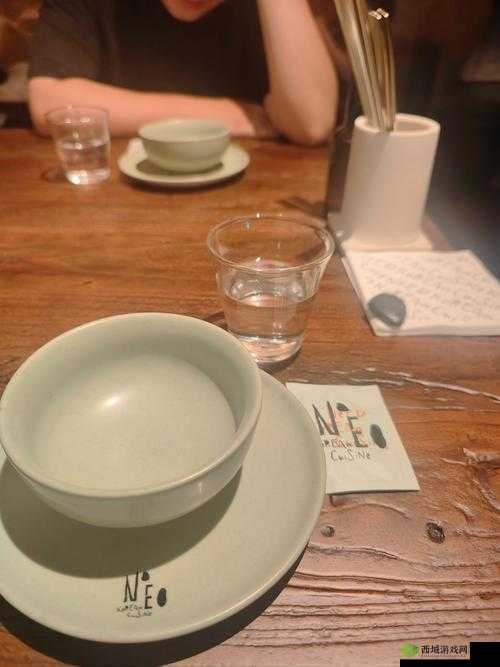 探索梨汁气泡 11H 的 11 小时：从清晨到午夜的味觉之旅