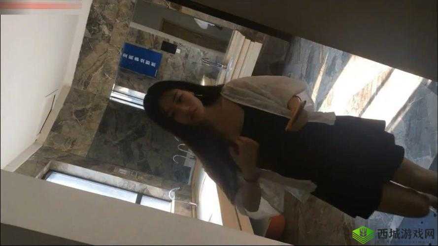 国内牛人潜入公厕 AV 事件始末：是猎奇还是另有隐情