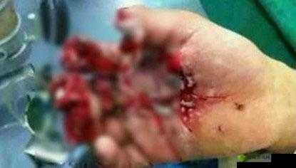 帅小伙快递员被脱裤摸美女这起事件背后的真相究竟如何