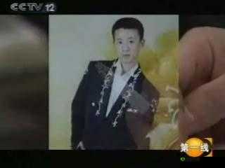 震撼军人掀起衣服含着奶头,h 男男视频曝光