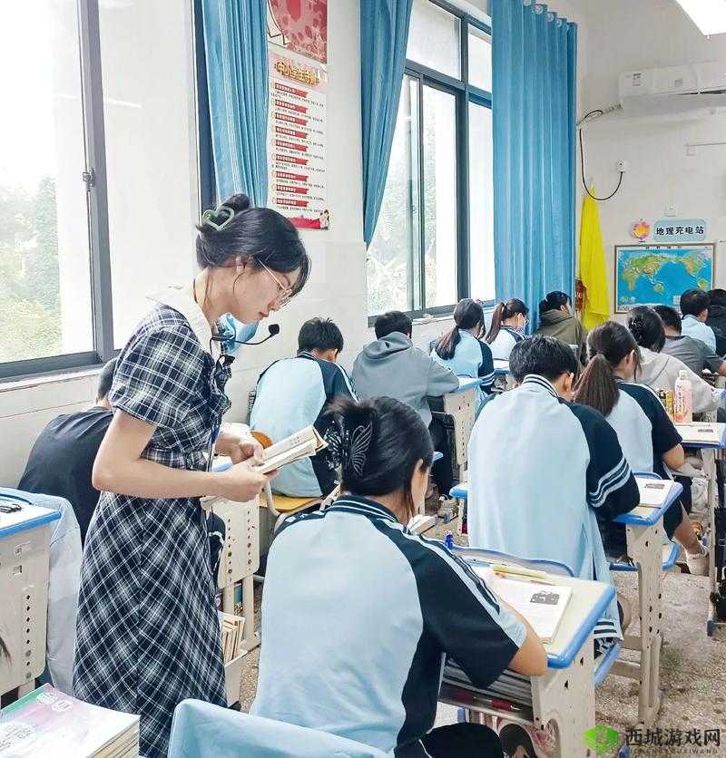 老师上课时竟然让我们看这种视频:令人意想不到的课堂体验