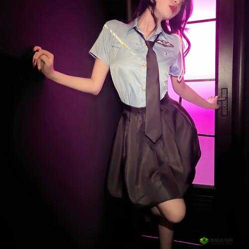 制服糖心：诱惑不止，甜蜜无边