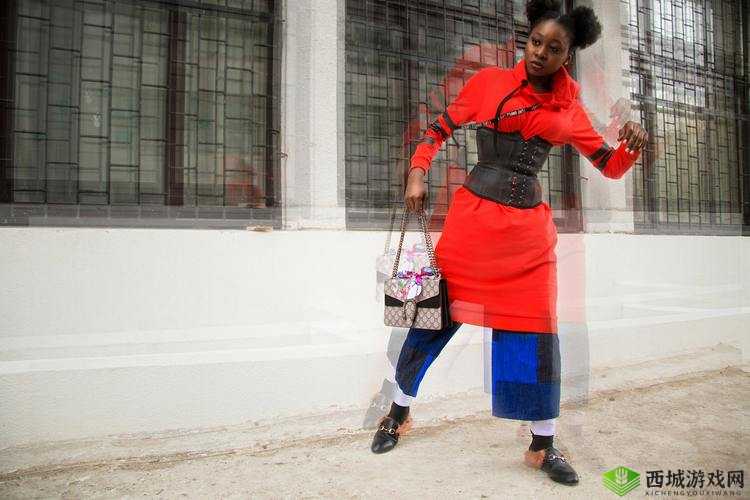 男生女生一起查查查滑轮鞋:共同体验速度与激情的乐趣