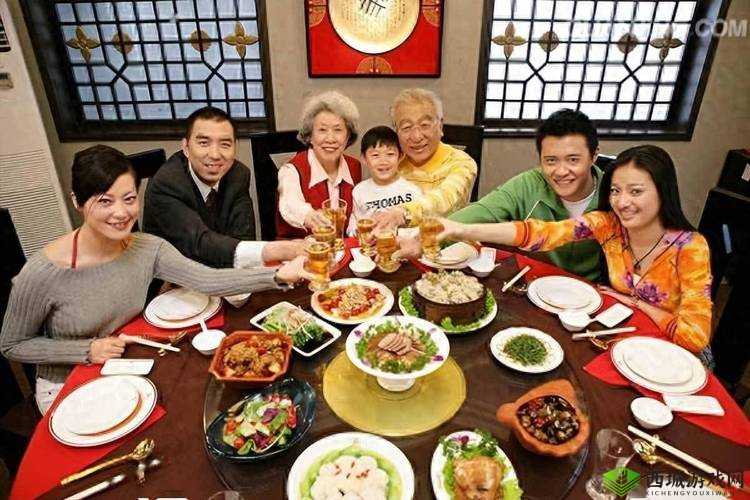 父母儿女齐聚一堂:阖家欢乐共度美好时光