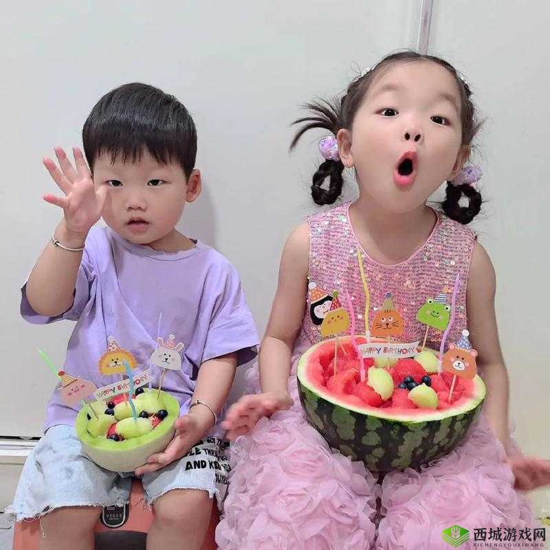 震惊小孩晚上竟要喂姐姐吃钢筋,这是怎么回事?