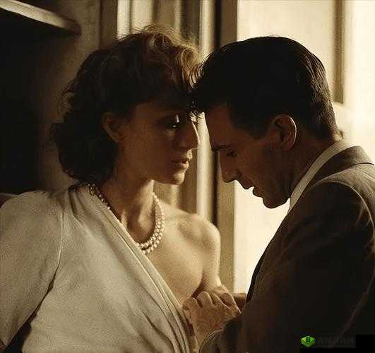 :震惊三穴轮奸 AV 引网友热议:道德与伦理的边界在哪里?