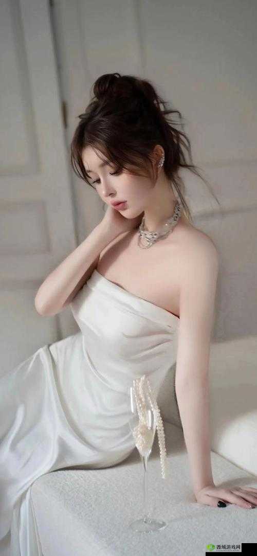 女明星人体写真欣赏:带你领略女性独特的艺术之美