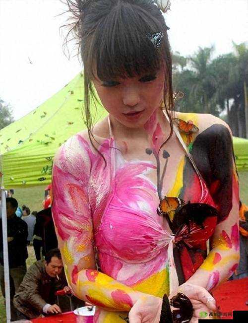 人体艺术写真:张筱雨大胆全裸出镜,私密部位一览无遗