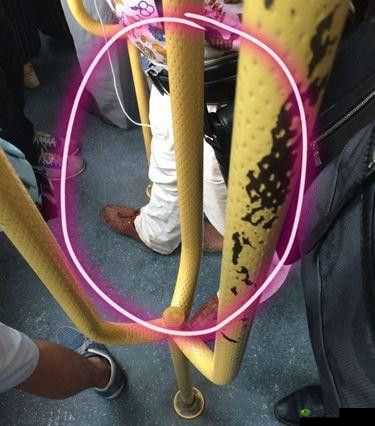 遇到咸猪手不躲避还配合令人深思的行为现象