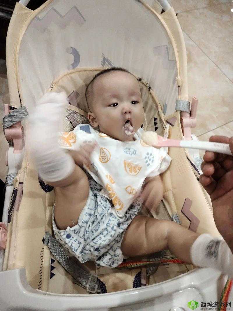 小孩半夜喂女孩吃困吧:一个充满童真与神秘的瞬间