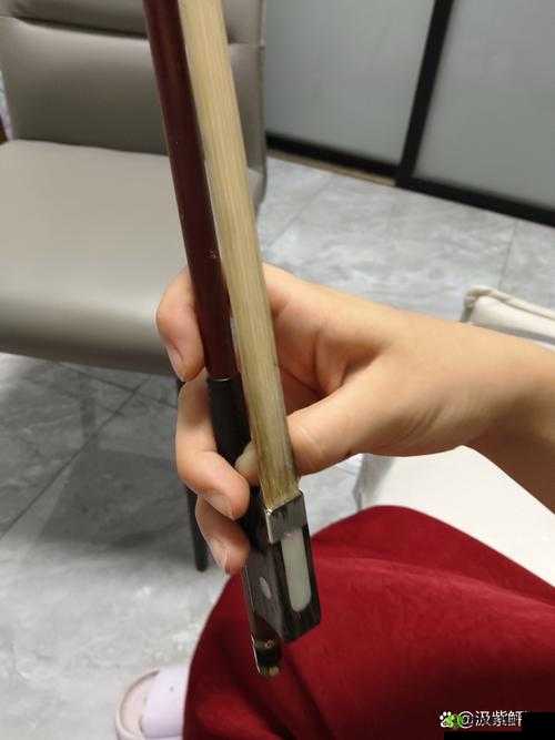 弯着腰弓着身子的样子是什么意思:对其含义与表现的深入探讨