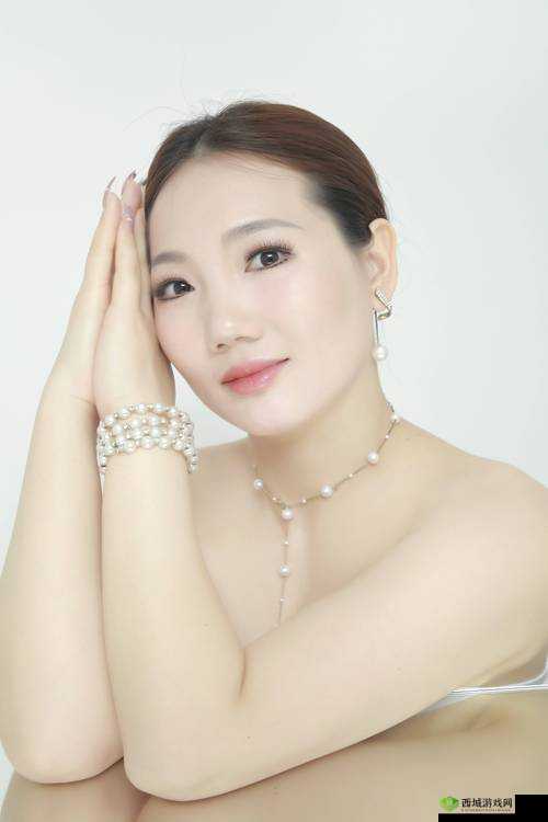 探索亚洲魅力:国产精华液的璀璨之星