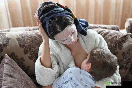 一边下奶一边吃面膜视频:令人震惊的奇特行为展示