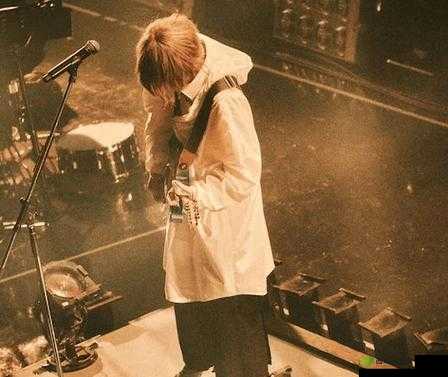 日本一姐 RAPPER 潮水太多一:引领潮流的独特存在