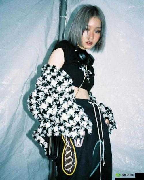 16 岁女孩的 rapper :用音乐诉说青春梦想与成长烦恼