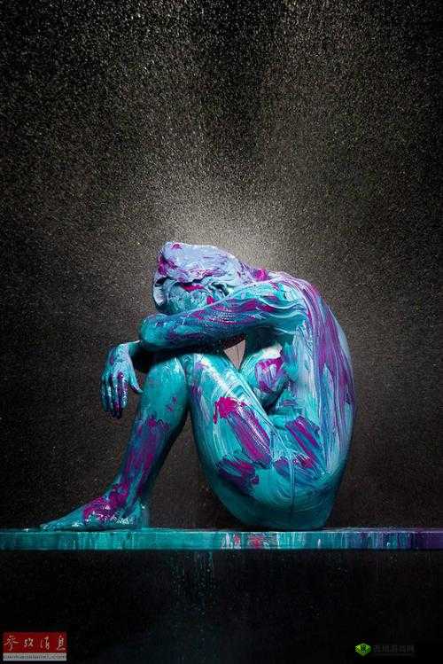 探索日本大胆喷潮人体艺术：揭秘独特文化背景与创意表达方式