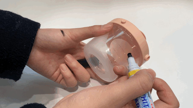 如何让宝宝乖乖夹住,不让东西流出来?