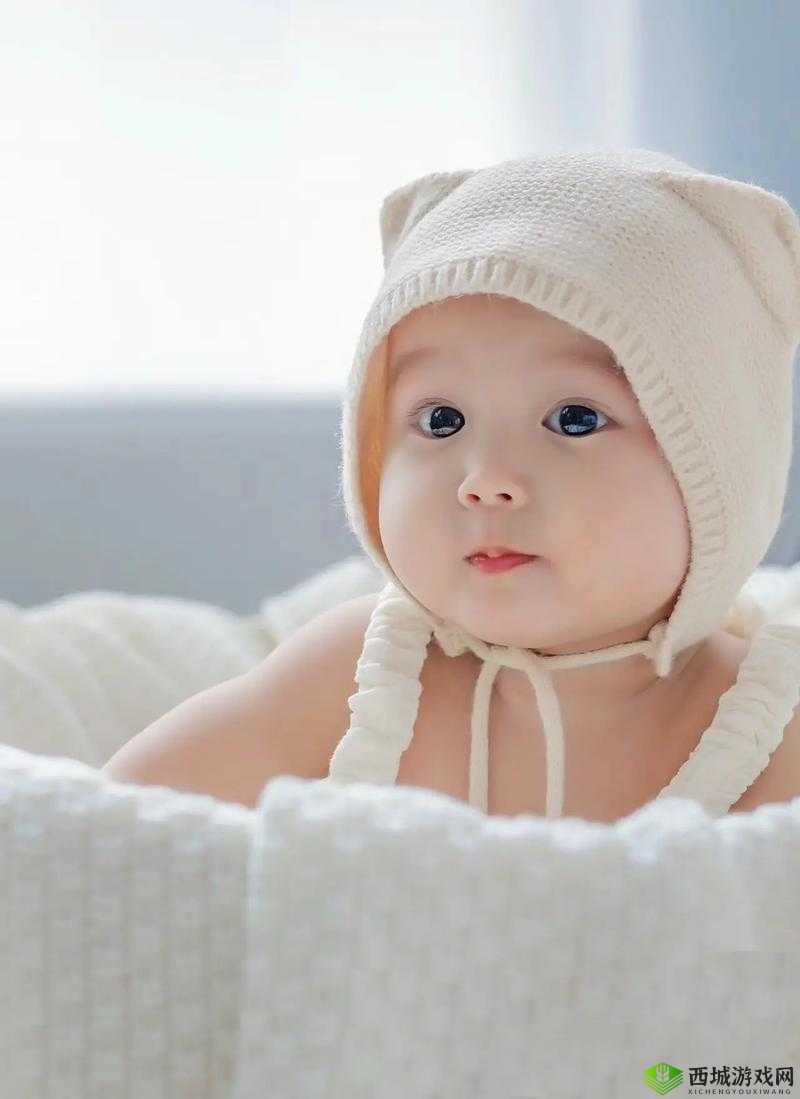 可爱宝宝萌翻众人,这些瞬间你绝对不想错过