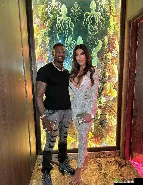 黑人壮汉大战欧美丰满尤物，战况激烈谁能更胜一筹？