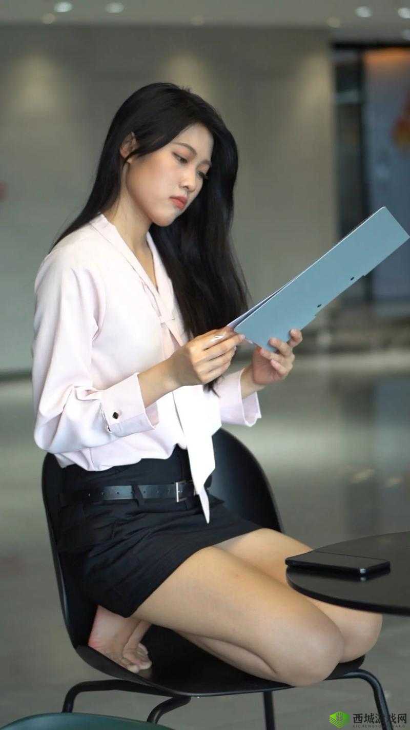 人妻秘书:在汗水与接吻之间的职场情感纠葛,揭秘背后的故事与真相