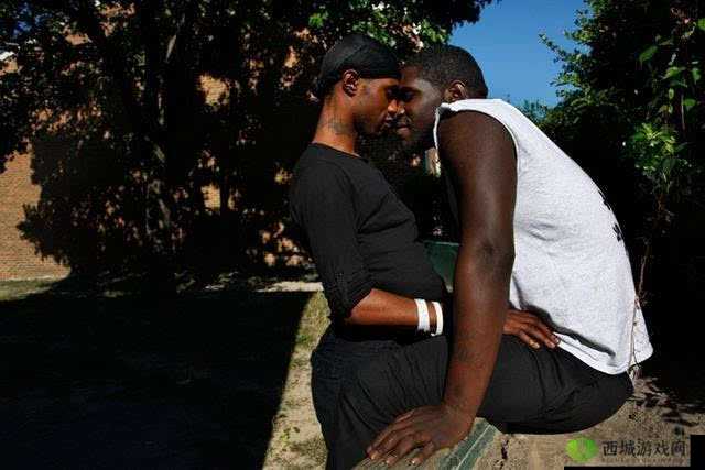 黑人 Gay 巨大雕 TUBE 口黑:探索未知的性奥秘