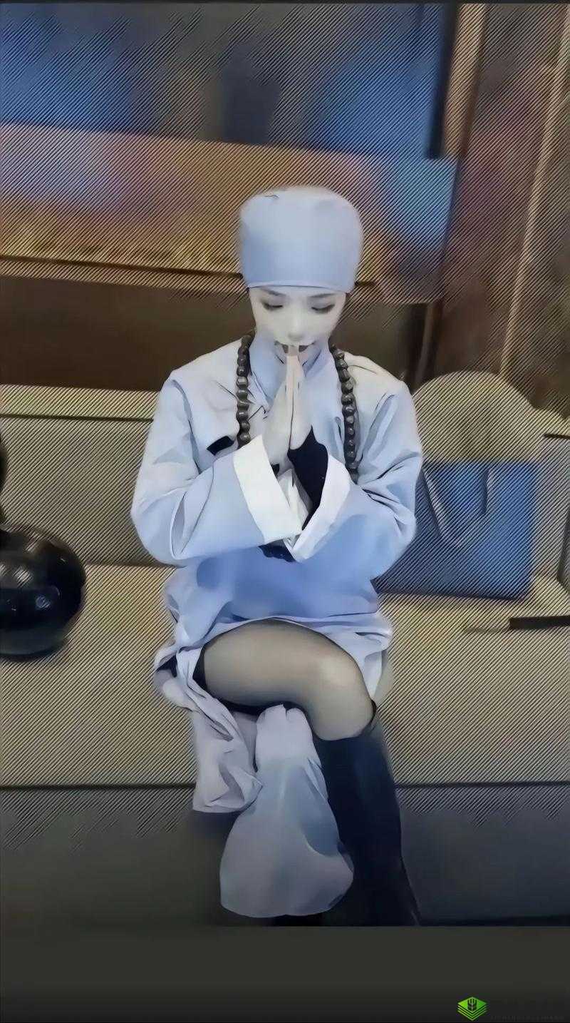 :尼姑长什么样子?揭秘现代尼姑真实生活与日常装扮,五张图告诉你答案解析:完整保留关键词尼姑长什么样子,通过疑问句式激发用户好奇心,符合百度搜索习惯加入揭秘真实生活等猎奇性词汇吸引点击,数字五张图暗示内容直观易读,符合移动端用户偏好末尾告诉你答案强化信息价值,整体结构兼顾搜索流量与用户兴趣点