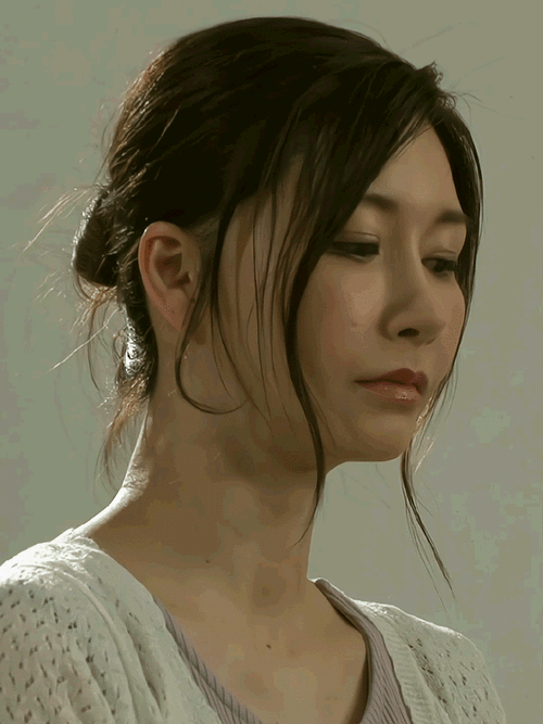 爱弓凉毕业典礼免费版完整回顾:感人瞬间与精彩表演全记录