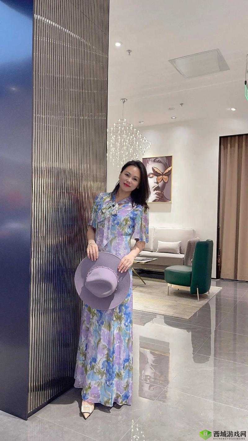 韩国50岁美妇毛茸茸的时尚秘诀:如何保持青春与魅力并存的独特风格