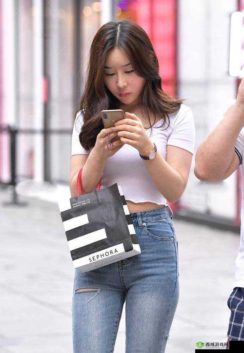 探索乙ozosl重口另类女人z2的独特魅力:揭秘她的生活方式与时尚风格