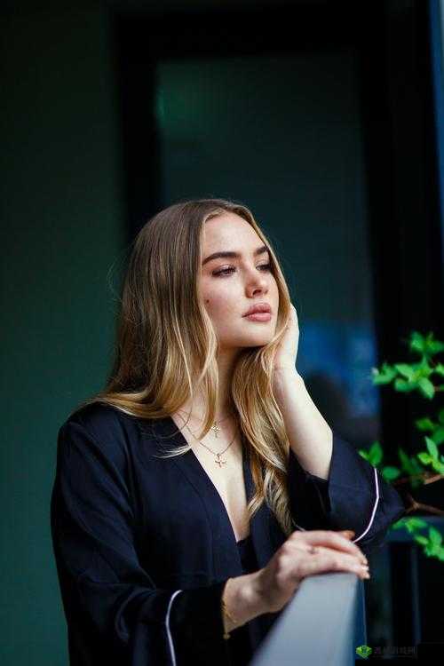 探索欧美人体mrss少妇piC的独特魅力:时尚与性感的完美结合